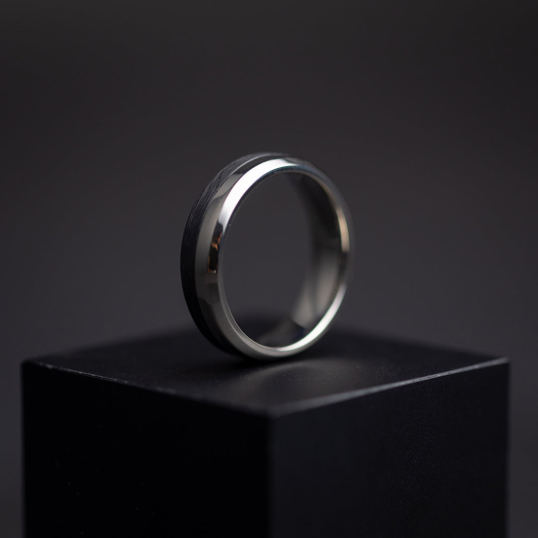 6mm Titanium and Carbon ring