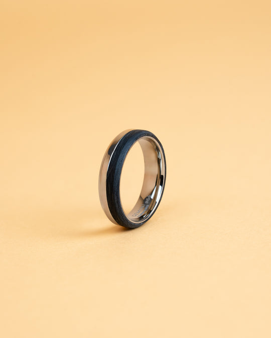 6mm Ring uit titanium en carbon