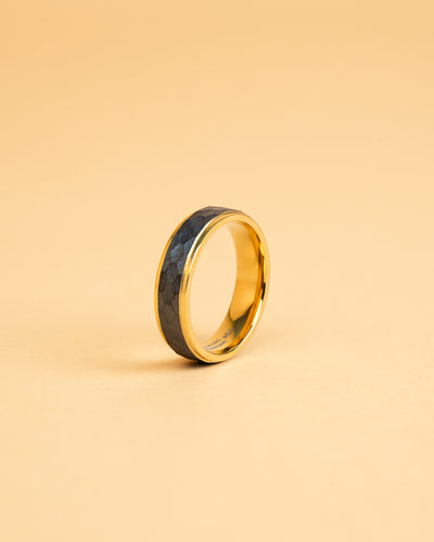 6mm Titanium ring met goudkleurige en zwarte afwerking