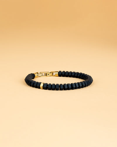 Bracelet exclusif avec pierre d'agate noire taillée à la main et plaqué or 18 carats
