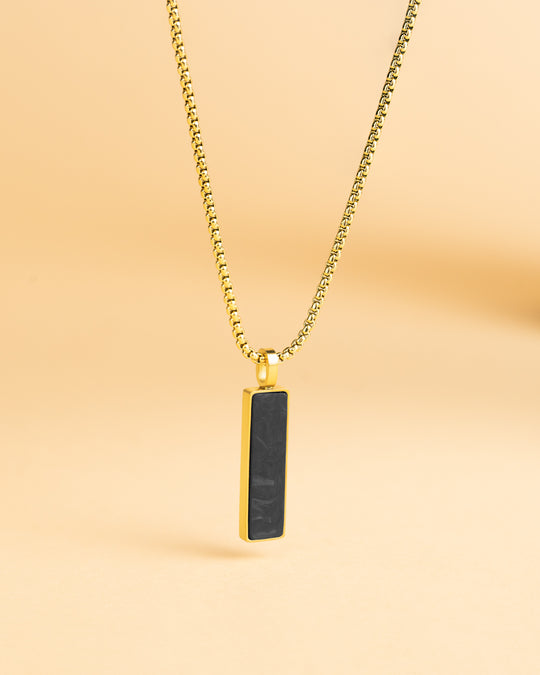 Gold-plated stainless steel necklace with a forged carbon finish