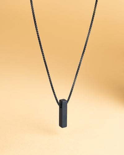 Collier en acier inoxydable avec une pierre d'agate noire