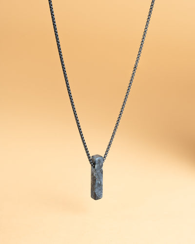 Collier en acier inoxydable avec une pierre Larvikite
