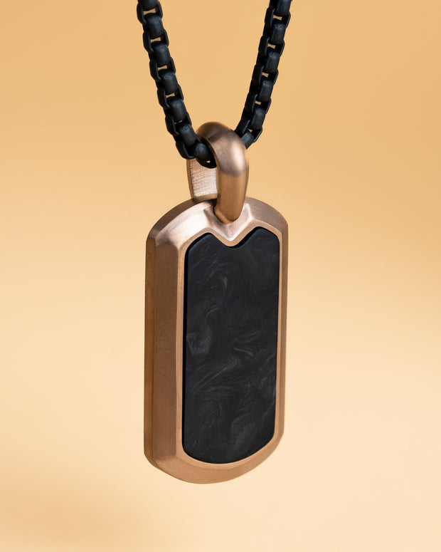 Titanium halsketting met bronzen afwerking en gesmeed carbon