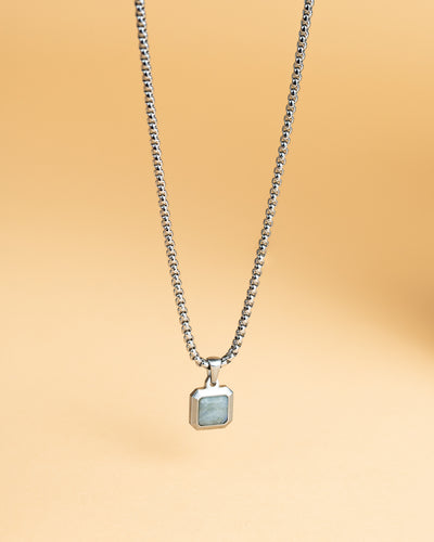 Halskette aus Titan/Stahl mit grauem Larvikit-Stein