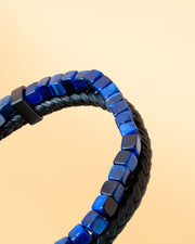 Doppeltes Armband mit schwarzem italienischem Leder und blauem Tigerauge-Stein