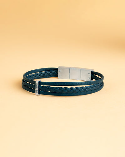Driedubbele armband uit blauw Italiaans leder met zilverkleurige afwerking