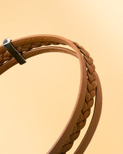 Dreifaches hellbraunes Armband aus italienischem Nappaleder mit versilberter Oberfläche