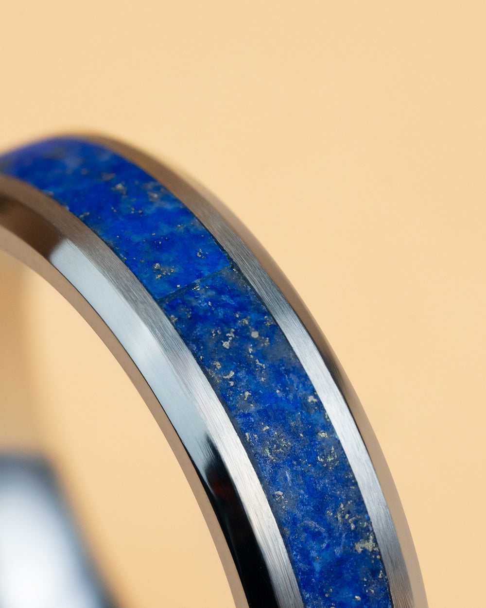 Bague en Titane de 6mm argenté avec de la pierre Lapis Lazuli