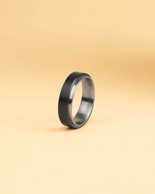 Tweekleurige titanium ring