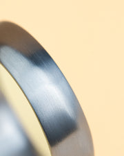 6mm Titanium ring met een twist