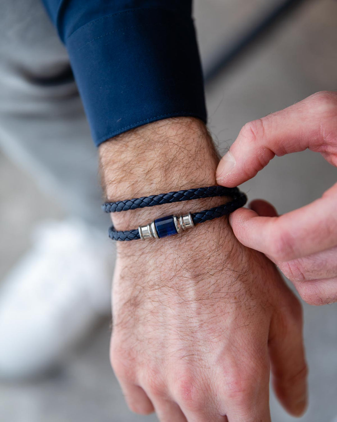 5mm Geweven ronde leren armband met een blauwe Tijgeroog steen