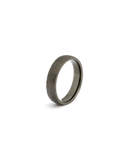 5 mm Titanring mit facettiertem schwarzem Finish